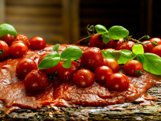 Обои картинки фото еда, помидоры, томатный, соус, базилик, томаты