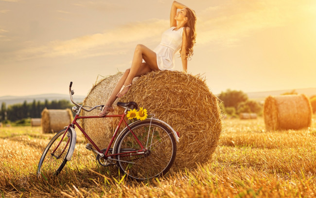 Обои картинки фото техника, велосипеды, цветы, велосипед, девушка, солома