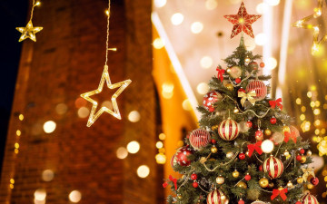 Картинка праздничные ёлки шарики елка звезда