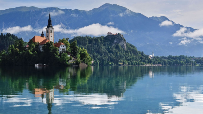 Обои картинки фото города, блед , словения, горы, озеро, отражение