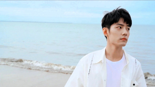 Обои картинки фото мужчины, xiao zhan, актер, рубашка, море