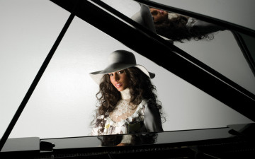 Картинка музыка alicia keys рояль девушка шляпа