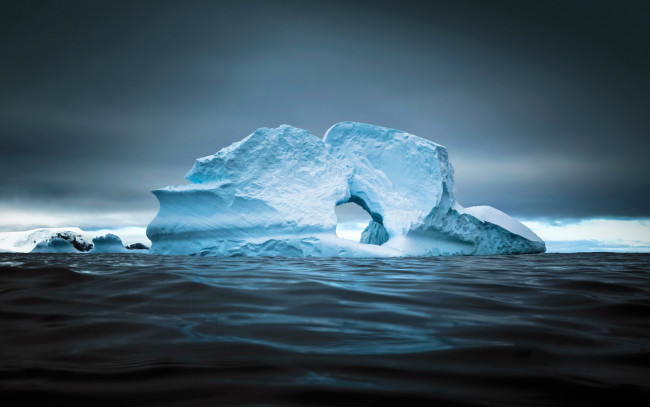 Обои картинки фото природа, айсберги и ледники, айсберг, антарктика, cierva, cove, океан