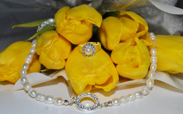 Картинка разное украшения аксессуары веера цветы тюльпаны жемчуг кольцо