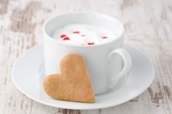 Картинка еда напитки печенье сердечко молоко чашка