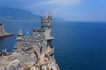 Картинка города ласточкино+гнездо+ украина замок утес море