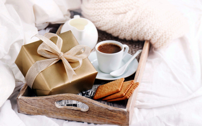 Обои картинки фото еда, кофе,  кофейные зёрна, подарок, печенье