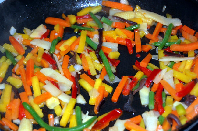 Обои картинки фото еда, овощи, фасоль, перец, морковь