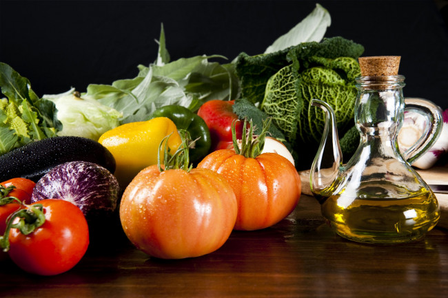 Обои картинки фото еда, овощи, помидоры, масло, баклажан, перец, капуста