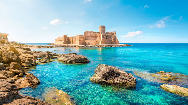 Обои картинки фото le castella at capo rizzuto,  calabria,  italy, города, замки италии, isola, di, capo, rizzuto, calabria, le, castella, италия, замок, остров, пейзаж, природа, море