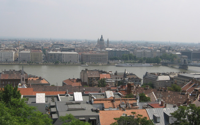Обои картинки фото будапешт, города, венгрия, крыши, здания, река