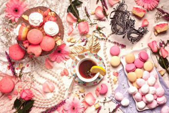 Картинка еда пирожные +кексы +печенье чай маска гербера роза розовый ожерелье макаруны