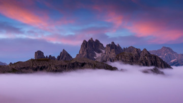 Картинка природа горы пики скалы доломитовые альпы туман облака италия