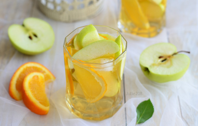 Обои картинки фото еда, напитки,  коктейль, напиток, лимонад, апельсин, яблоко