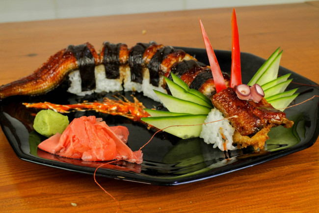 Обои картинки фото еда, рыба,  морепродукты,  суши,  роллы, имбирь, васаби, суши