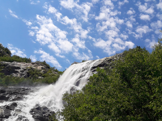 Обои картинки фото водопад, природа, водопады, северный, кавказ, речка, скалы, облака