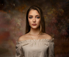 Картинка девушки -+лица +портреты шатенка медальон блузка