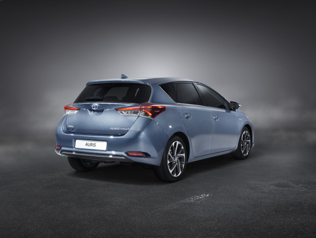 Обои картинки фото автомобили, toyota, 2015г, hybrid, auris