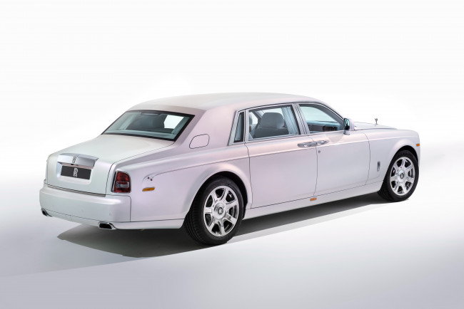 Обои картинки фото автомобили, rolls-royce, светлый, 2015г, serenity, phantom