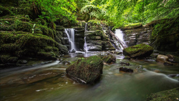Картинка природа водопады водопад водоём лес деревья пейзаж