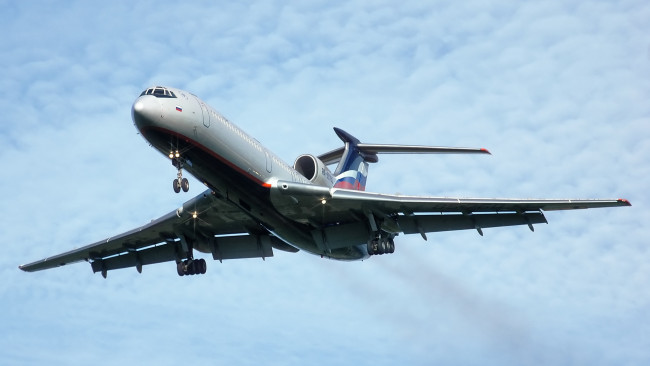 Обои картинки фото ту 154, авиация, пассажирские самолёты, ту, 154, russian, aeroflot, небо, крылья