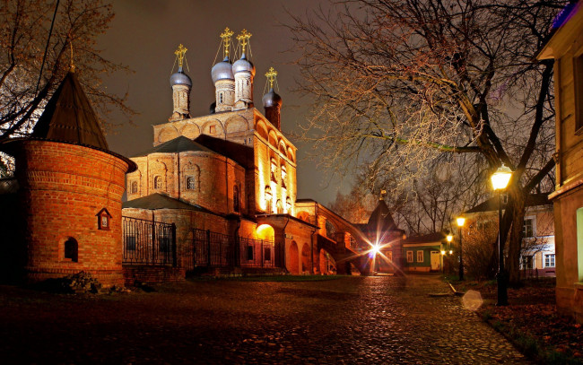 Обои картинки фото древний монастырь россия, города, - православные церкви,  монастыри, монастырь, россия, огни, ночь, здания, религия, автор, николай