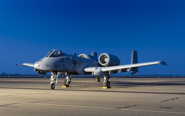 Обои картинки фото a-10 thunderbolt ii, авиация, боевые самолёты, ввс