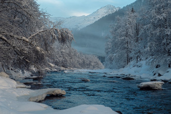 Картинка природа реки озера альпы швейцария река горы деревья снег лес зима