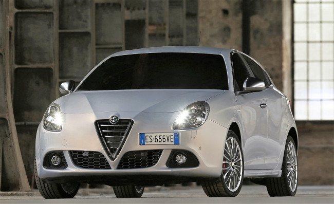 Обои картинки фото alfa romeo giulietta 2014, автомобили, alfa romeo, белый, помещение