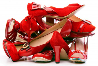 Картинка разное одежда обувь текстиль экипировка туфли босоножки куча