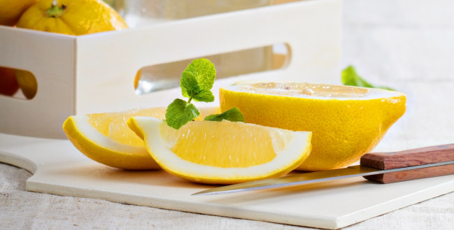 Обои картинки фото еда, цитрусы, мята, дольки, цитрус, лимон
