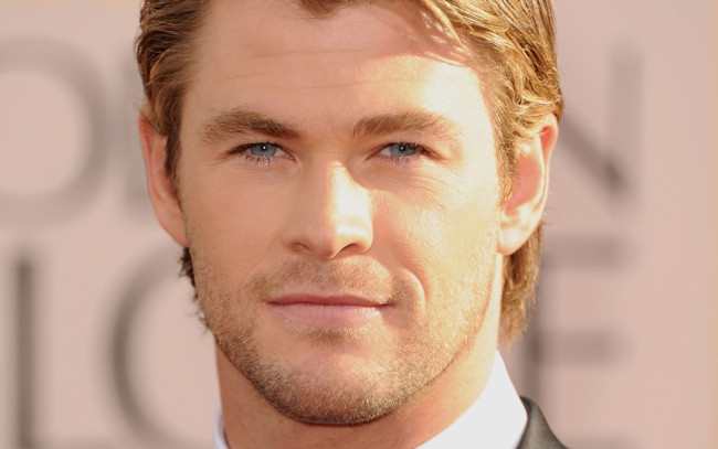 Обои картинки фото мужчины, chris hemsworth, взгляд