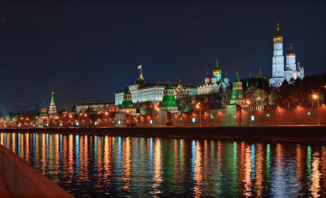 Обои картинки фото города, москва , россия, река, огни, ночь, москва, дома, кремль