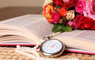 обоя разное, Часы,  часовые механизмы, букет, книга, часы, ожерелье, розы