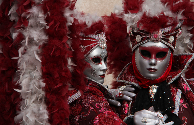 Обои картинки фото разное, маски,  карнавальные костюмы, костюм, перья, маска, карнавал, венеция