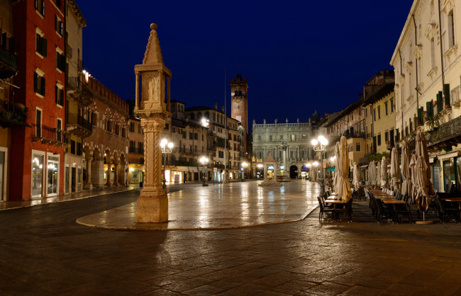 Обои картинки фото города, верона , италия, дома, площадь, огни, ночь, верона