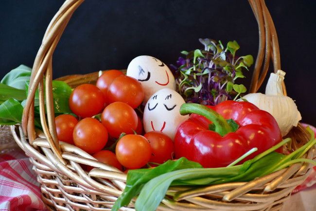 Обои картинки фото еда, натюрморт, помидоры, томаты, перец, яйца