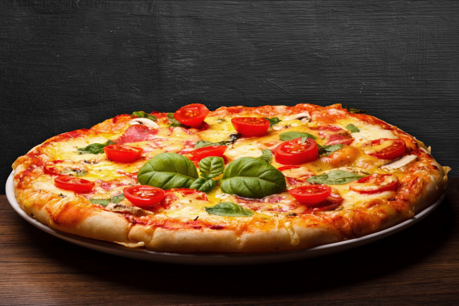 Обои картинки фото еда, пицца, пиццерия, продукты, питание, итальянские, кухня