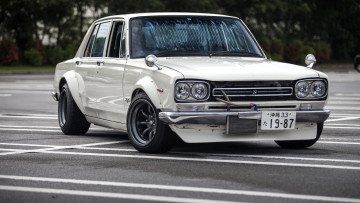 обоя nissan skyline, автомобили, nissan, datsun, белый, площадка