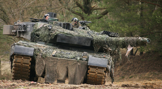 Обои картинки фото техника, военная, танк, гусеничная, бронетехника, леопард, 2