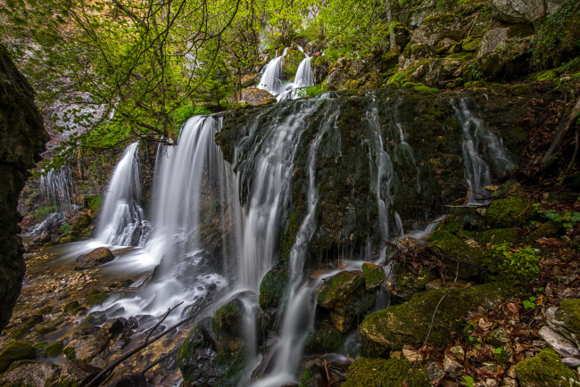 Обои картинки фото природа, водопады, лес, река, водопад