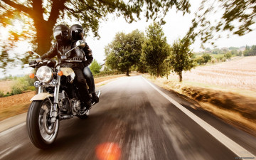 Картинка мотоциклы ducati шоссе двое скорость