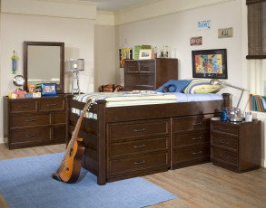 Картинка интерьер детская комната кровать тумбочки гитара