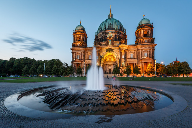 Обои картинки фото berlin cathedral - berlin,  germany, города, берлин , германия, germany, berlin, berliner, dom, берлин, берлинский, кафедральный, собор, фонтан, cathedral