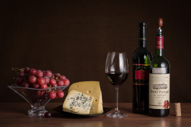 Обои картинки фото еда, натюрморт, сыр, виноград, бокал, красное, вино