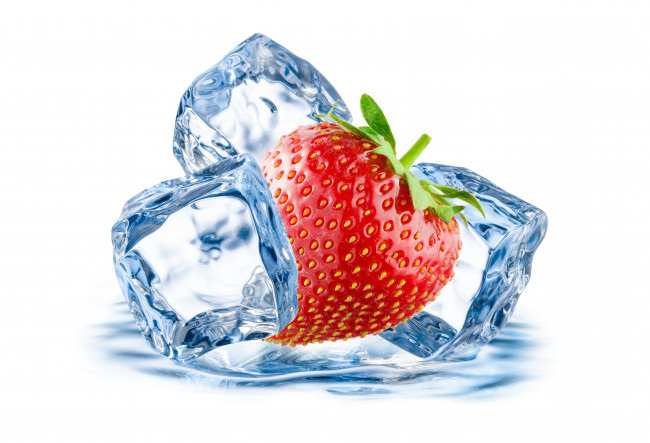 Обои картинки фото еда, клубника,  земляника, лед, ice, berry, капельки, drops, ягода, strawberry