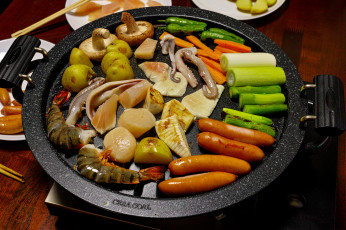 Картинка еда рыбные+блюда +с+морепродуктами картошка креветки колбаски овощи