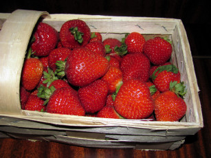 Картинка еда клубника +земляника ягоды корзинка