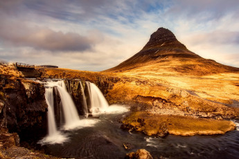 Картинка природа водопады гора исландия водопад река