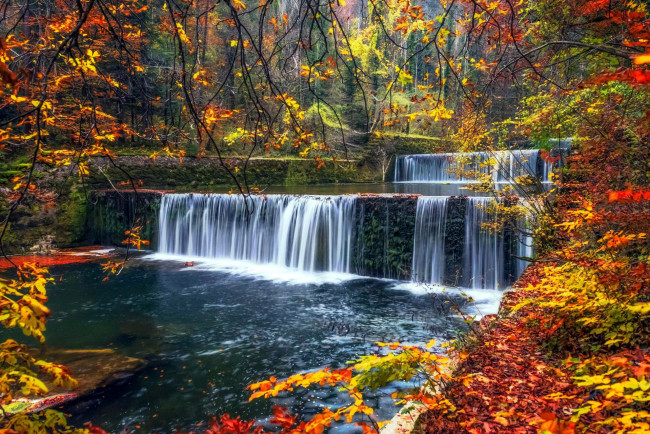 Обои картинки фото природа, водопады, осень, водопад, листопад